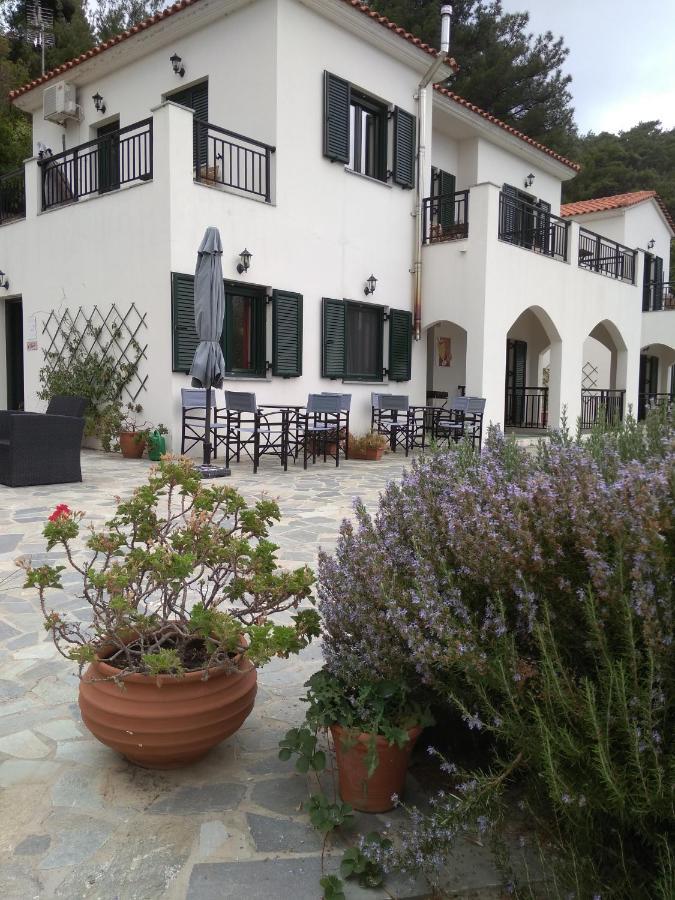 Raches  Eri Rooms To Let מראה חיצוני תמונה