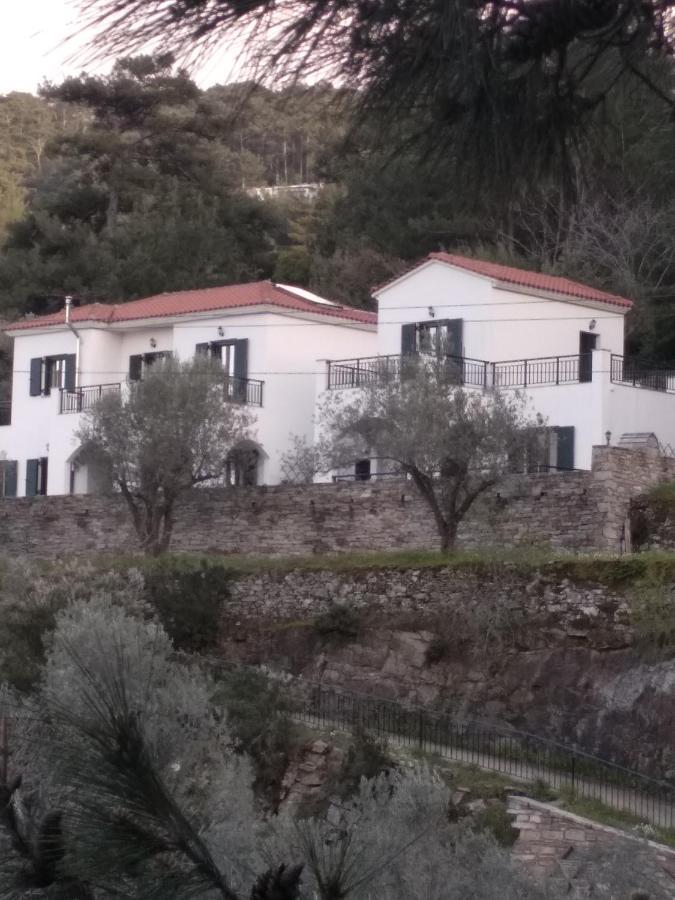 Raches  Eri Rooms To Let מראה חיצוני תמונה