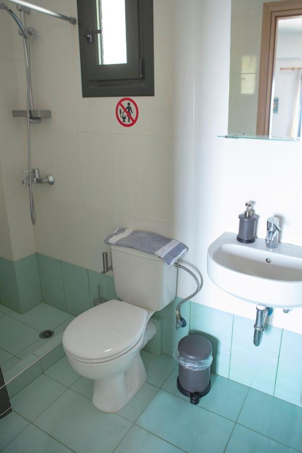 Raches  Eri Rooms To Let מראה חיצוני תמונה