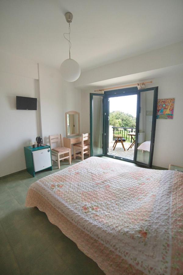 Raches  Eri Rooms To Let מראה חיצוני תמונה