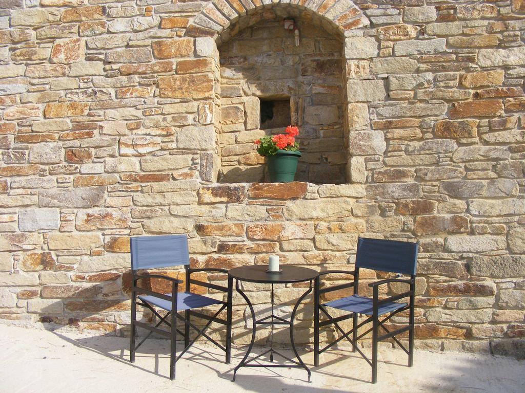Raches  Eri Rooms To Let מראה חיצוני תמונה