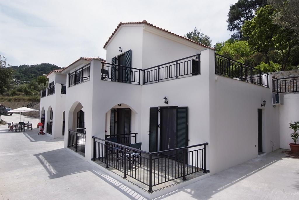 Raches  Eri Rooms To Let מראה חיצוני תמונה