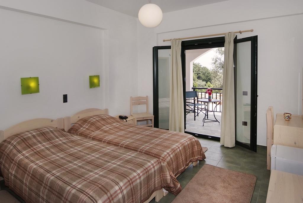 Raches  Eri Rooms To Let מראה חיצוני תמונה